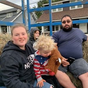 Meet your Posher, Caitlin